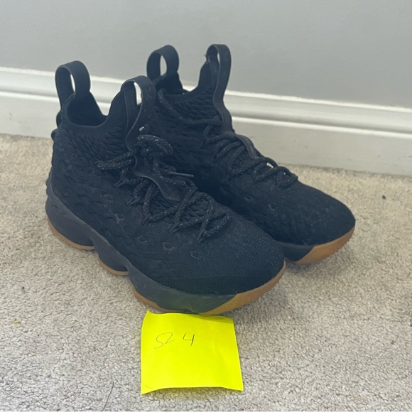 Youth Lebron 17 like new - Picture 2 of 5